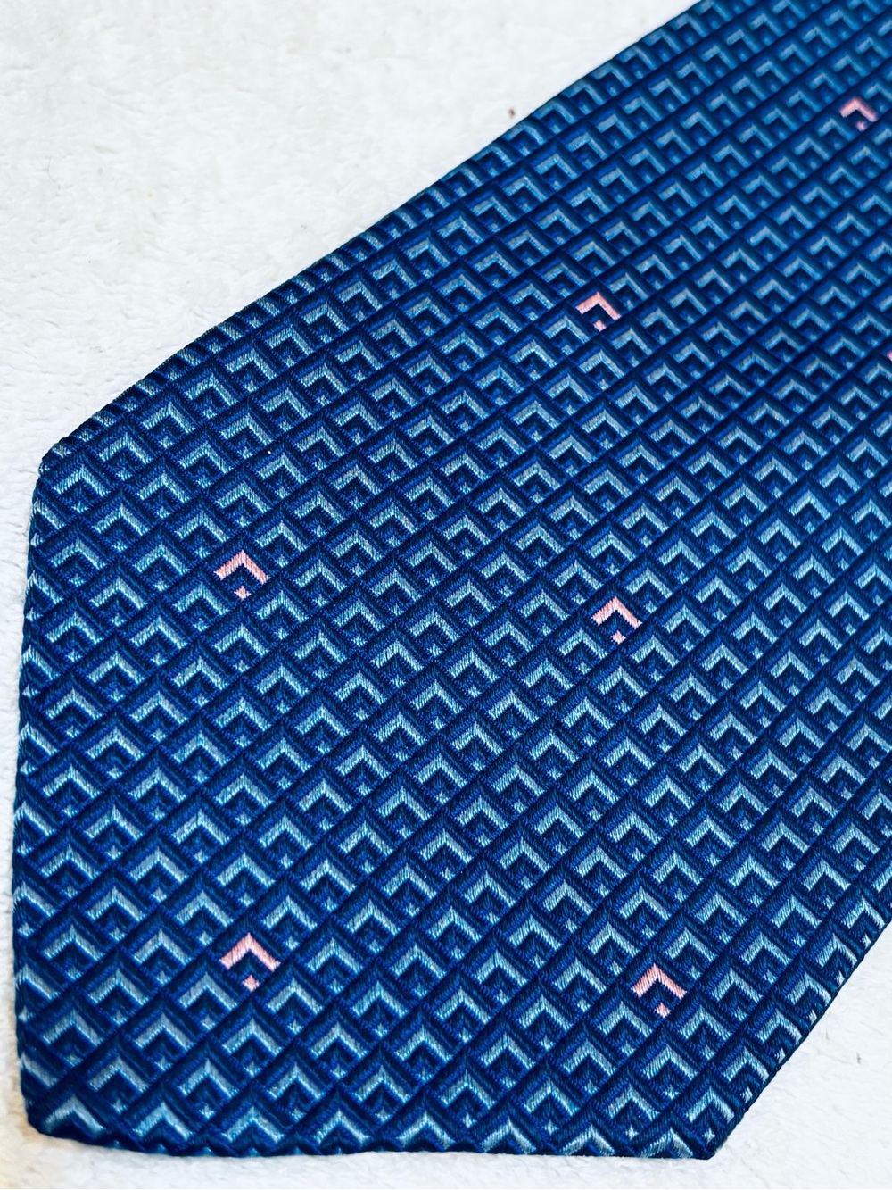 Brand New Stylish Tie By JOS A. BANK